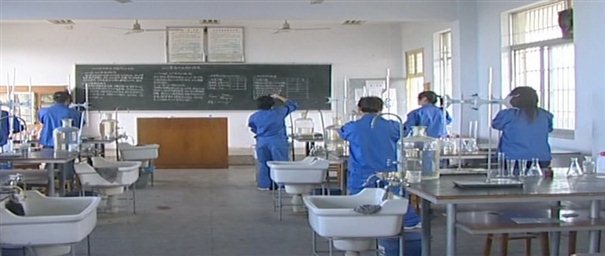 说明:化学分析实训室_调整大小