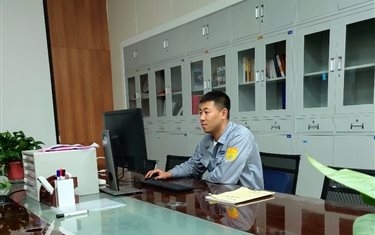 图片包含 室内, 桌子, 厨房, 盒子描述已自动生成